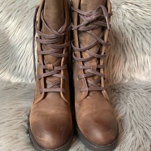 CLARKS faux waterproof boots